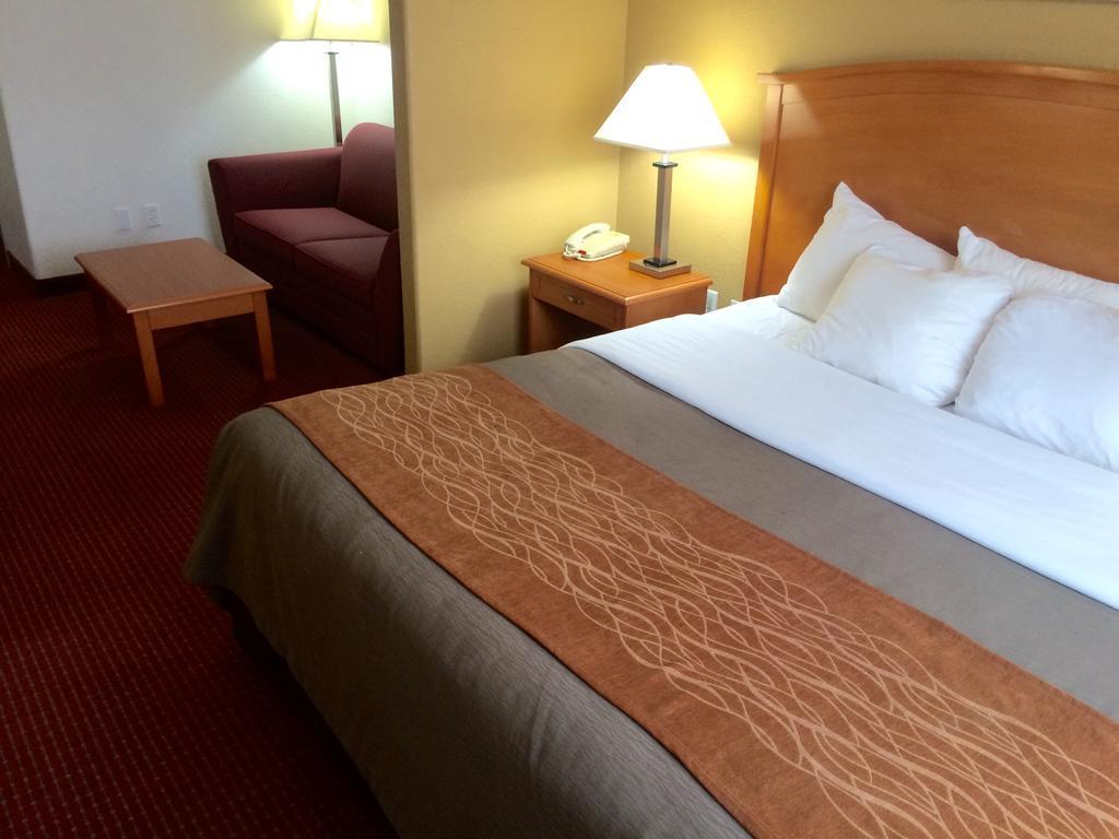 Comfort Inn & Suites Chesapeake - Portsmouth Esterno foto