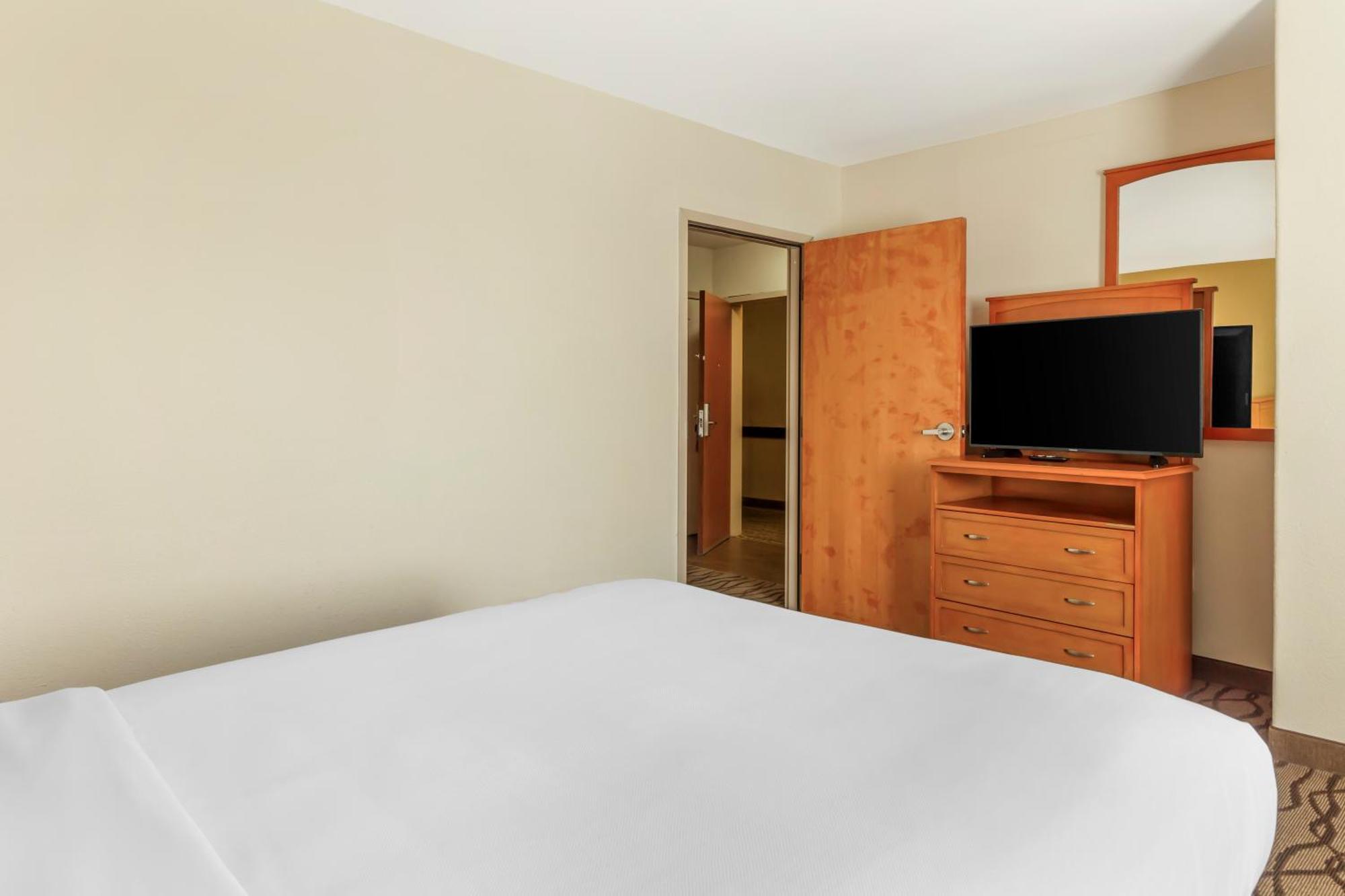 Comfort Inn & Suites Chesapeake - Portsmouth Esterno foto