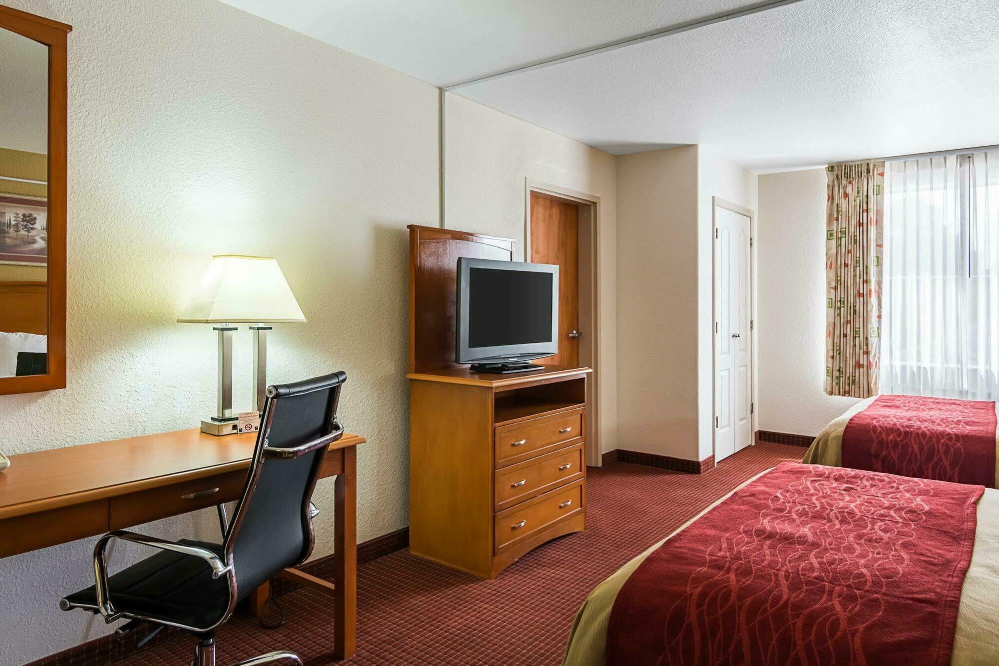 Comfort Inn & Suites Chesapeake - Portsmouth Esterno foto